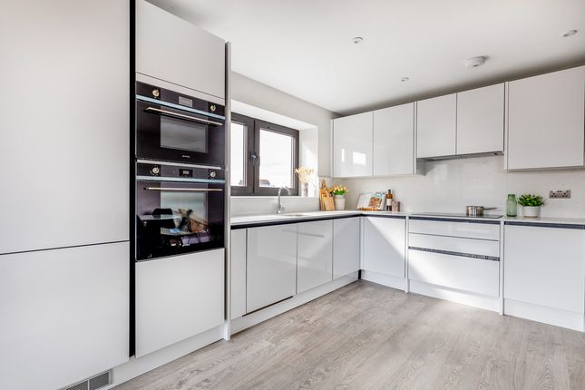 Flat for sale in Carshalton Road, Sutton