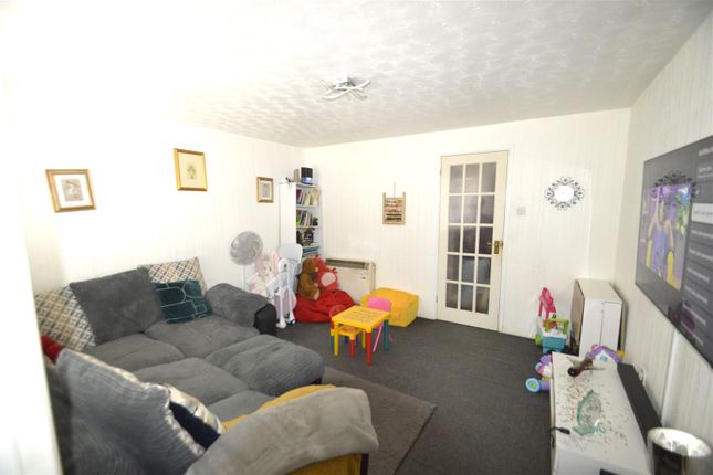 Burdetts Road, Dagenham photo 2