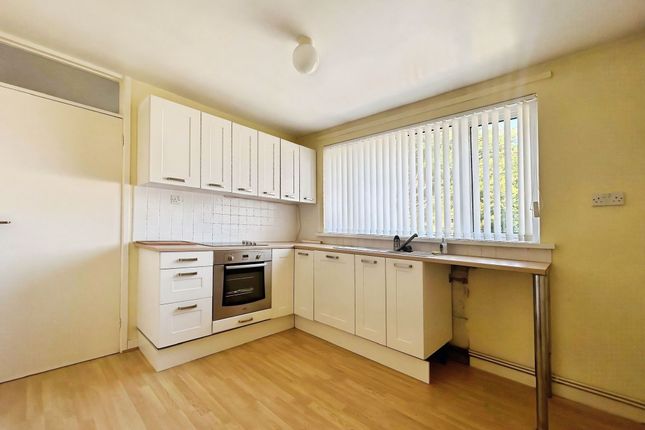 19 Heol-yr-Onnen, Bridgend photo 2