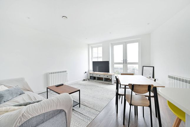 Thumbnail Flat to rent in Cadogan Terrace, Hackney, London