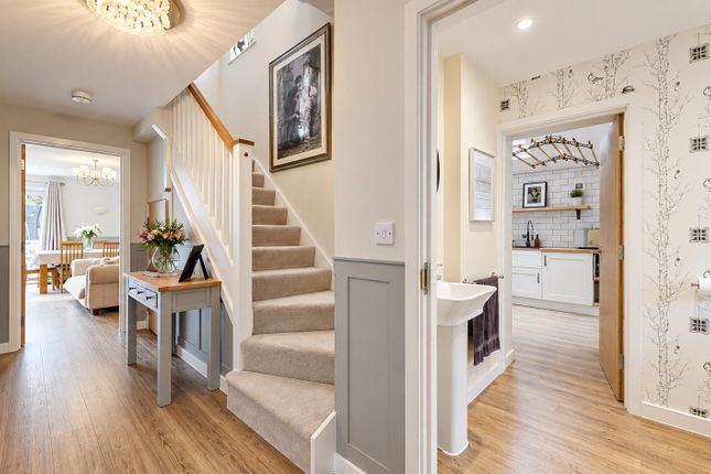 27, Poulter Croft, Milton Keynes photo 3