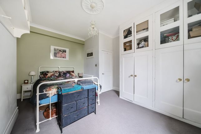 Flat for sale in Winchester Avenue, London