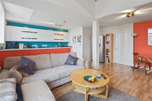23, Winker Green Lodge, Armley photo 4