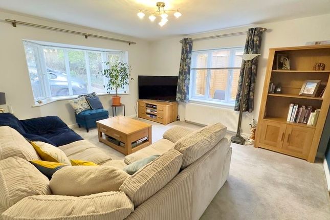 74, Blackbrook Park Avenue, Fareham photo 2