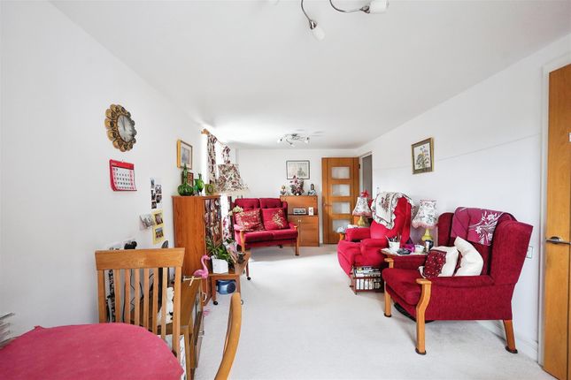 15 White Fields Court, 1 Manley Close, Whitfield photo 4
