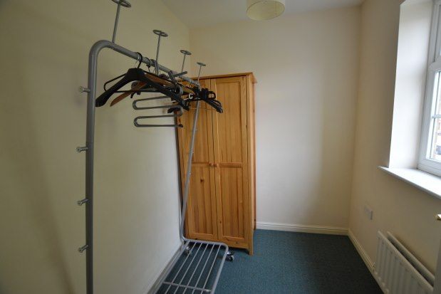 Flat to rent in Cedar Apartments, Wakefield