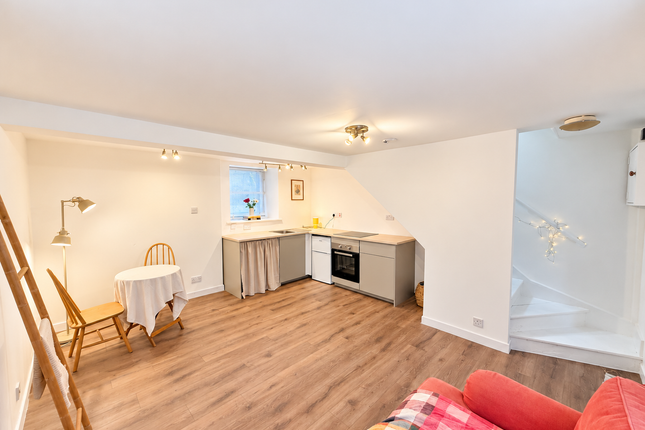 2, Meadow Place, Crieff photo 3