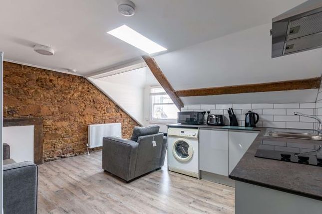 Thumbnail Flat to rent in Nicolson Square, Edinburgh