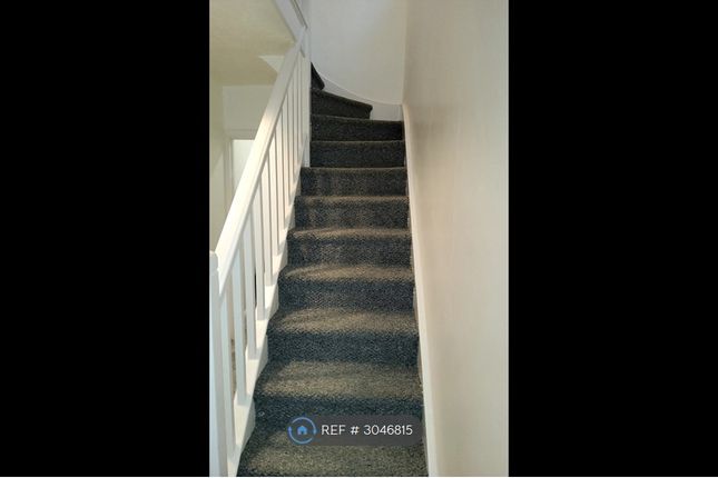 Willow Way, Luton. Bedfordshire photo 4