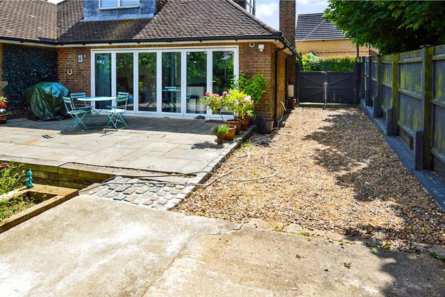Bungalow for sale in Periwinkle Lane, Dunstable, Bedfordshire