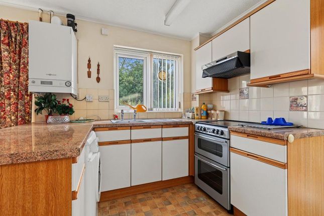 70, Meadow Court, Ely photo 4