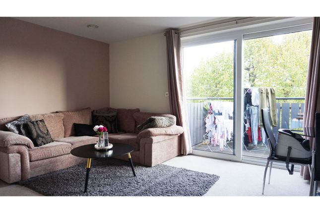 Flat for sale in Hallam Court - 20 Whitehorse Road, Croydon