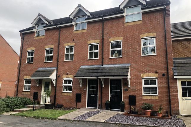 Town house to rent in Wharf Road, Rugeley, Staffordshire