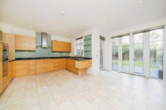 6, Kelsall Mews, Surrey photo 4