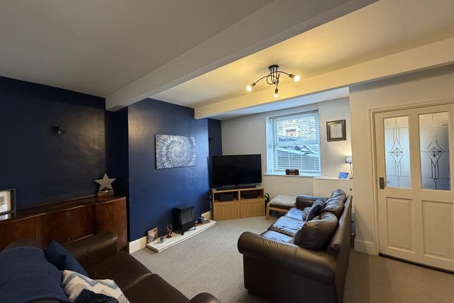 29, New Earth Street, Mossley photo 2