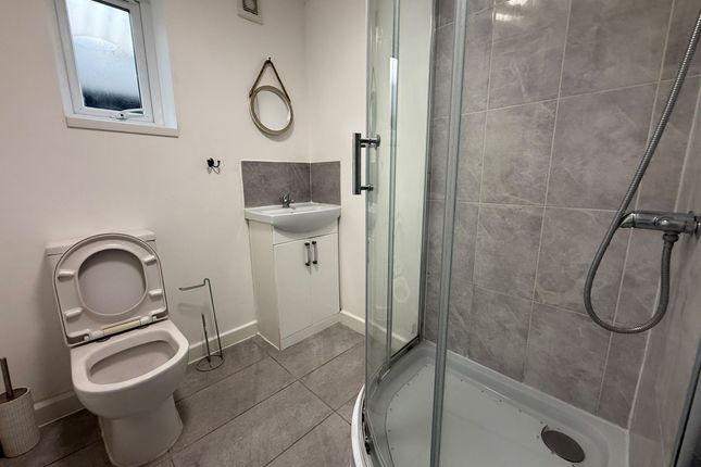 29a Grove Road West, Enfield photo 4