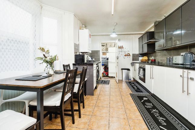Terraced house for sale in Chesterton Road, London