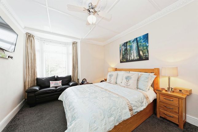 End terrace house for sale in The Mall, Faversham