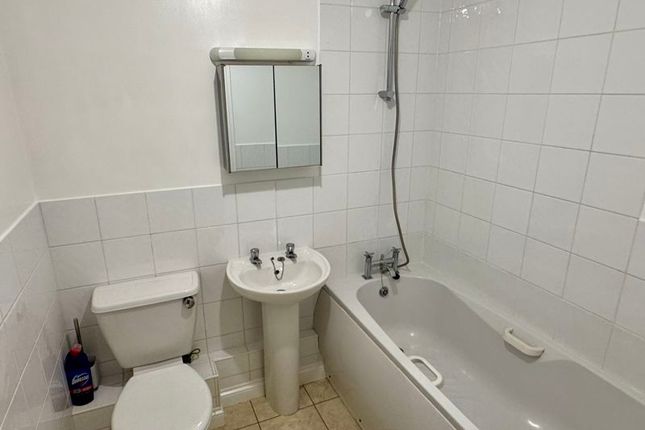46 Station Road, Hayling Island photo 5