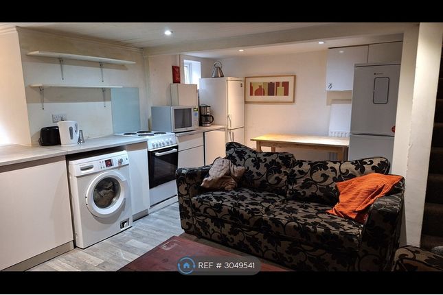 Beechwood View, Burley, Leeds photo 2