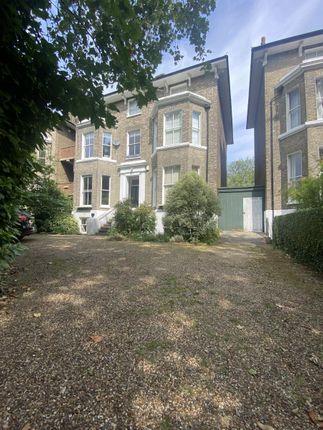 Flat to rent in St. Johns Park, London