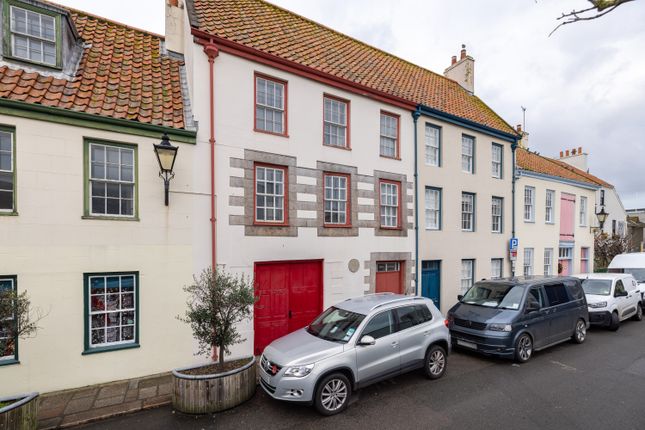 Terraced house to rent in Hue Street, St. Helier, Jersey