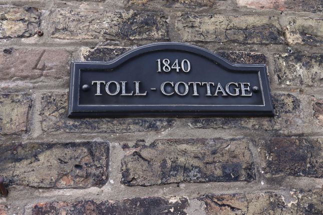 Toll Cottage, 4 Station Road, Brough photo 3