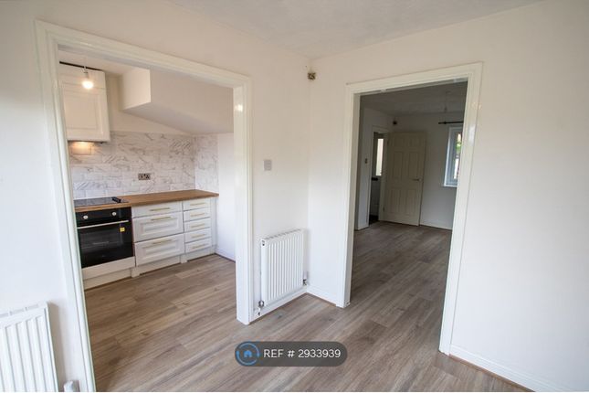 Wildmoor Avenue, Oldham photo 5