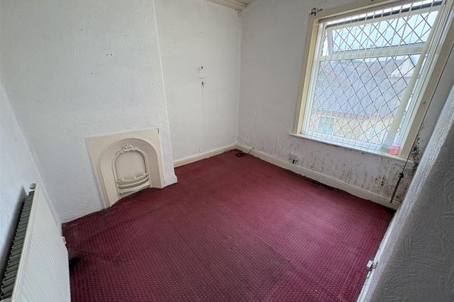 11, Laverack Field, Bradford photo 5
