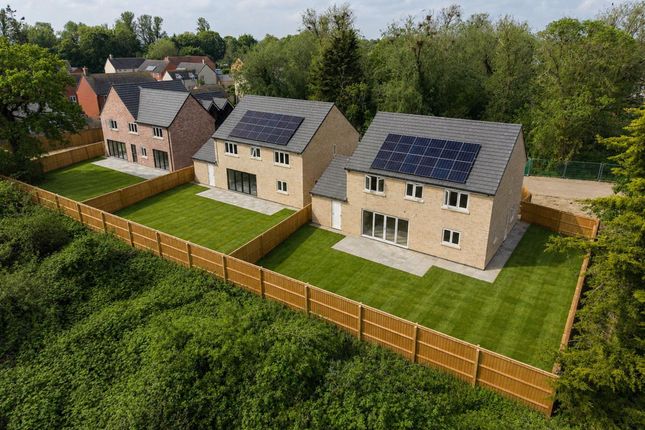 5, Conifers Close, March photo 2