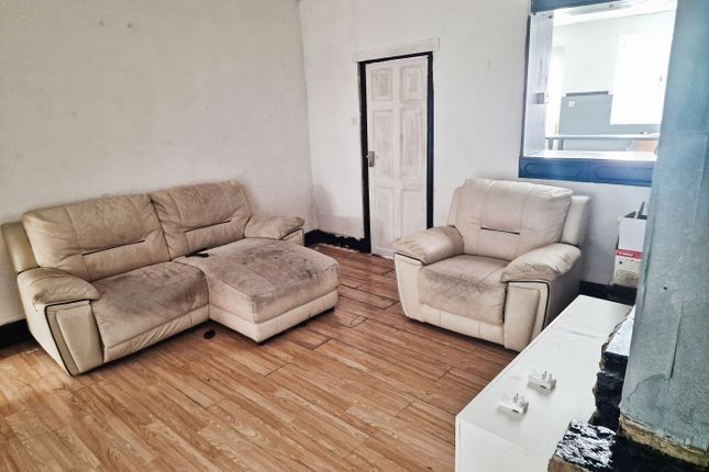 39, Rawling Street, Keighley photo 3