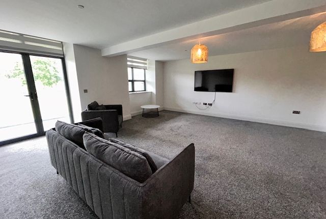 104, FORSTER MILL, Iron Row, ILKLEY photo 3