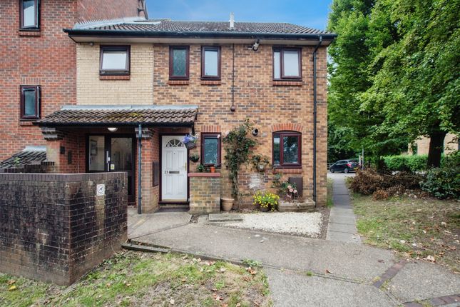 Thumbnail Flat for sale in Raphael Drive, Watford