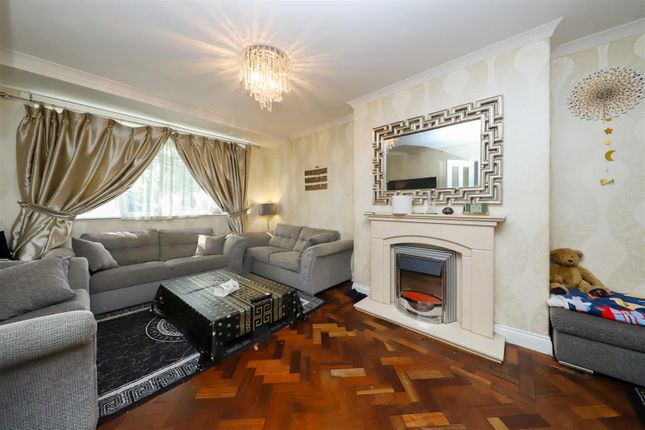 34, Harmondsworth Lane, West Drayton photo 3