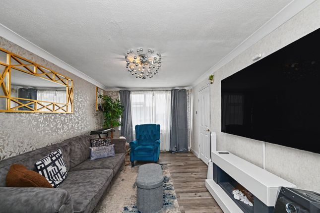 17, Hardy Close, Rugby photo 3