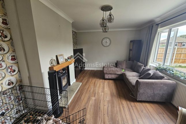 18, Frank Lane, Dewsbury photo 2