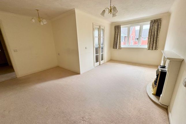 48 Lovell Court, Parkway, Holmes Chapel photo 3