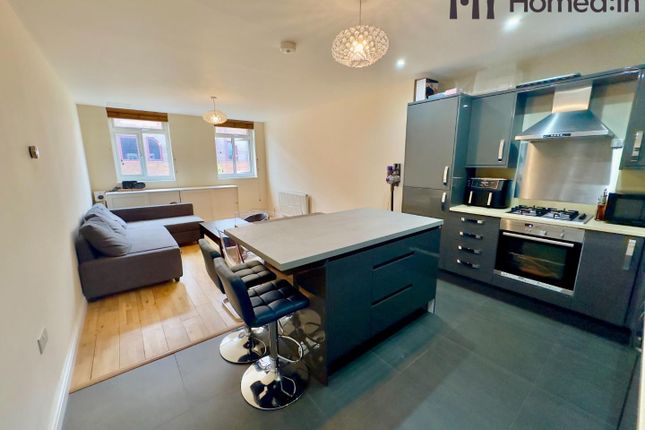 2-bed flat on 1, Springfield Road, Horsham, £280,000