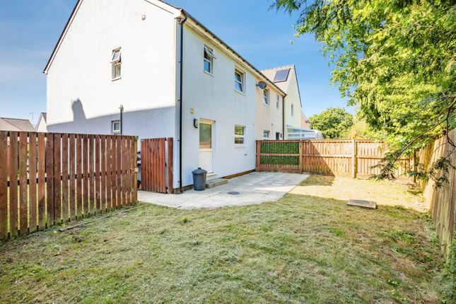 22, Heol Dewi, Carmarthenshire photo 2