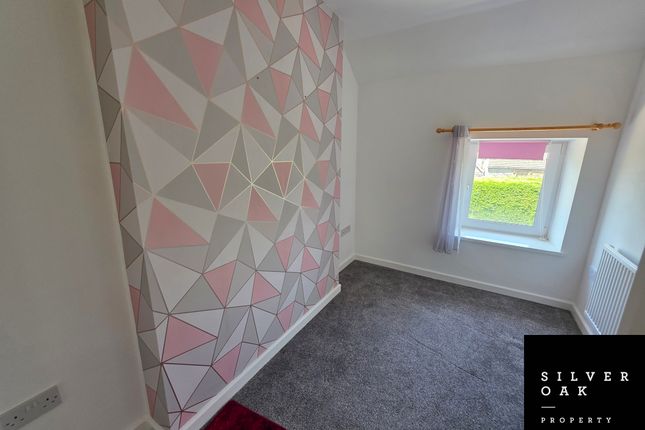 27 Bank Road, Llanelli photo 5