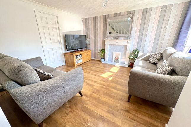 4, Fallow Close, Leicester photo 2