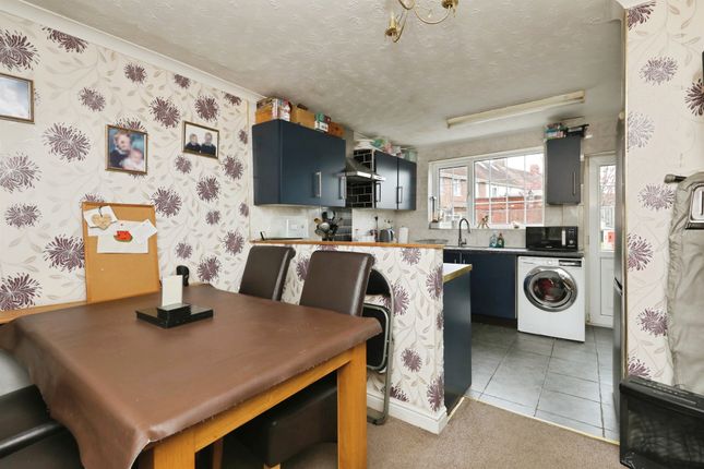 63, Hatfield Lane, Doncaster photo 3