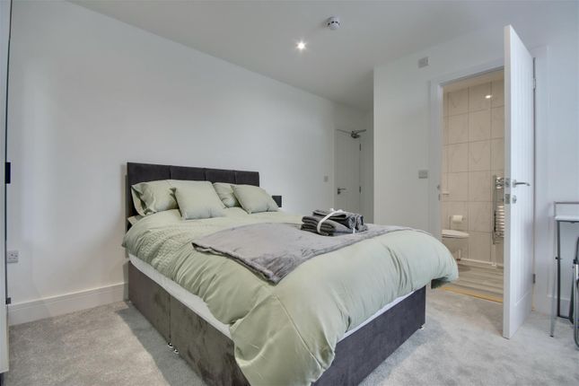 Room 4, 1, Oliver Road, Southsea photo 2