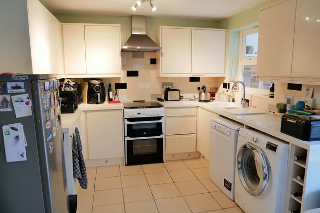 63, Westerham Walk, Calne photo 4