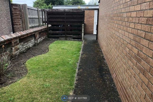 Scarisbrick New Road, Southport photo 2