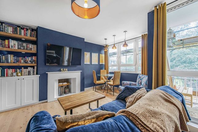 Flat for sale in Tooting Bec Road, London