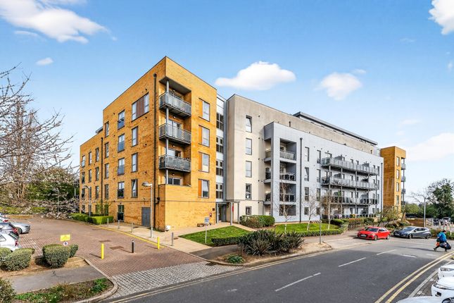 2-bed flat on 8, Fitzgerald House, St. Georges Grove, London, £400,000