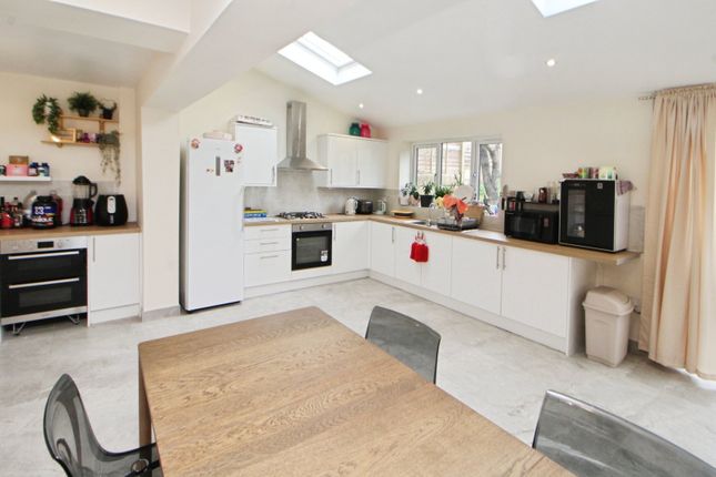 26, The Croft, Glossop photo 3