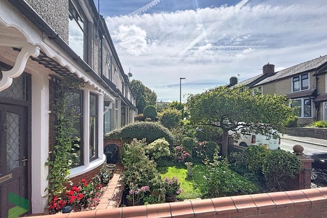 14, Sunnyhurst Lane, Darwen photo 3