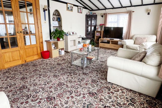 50 Arundel Drive, Thornlea Park, Littlehampton photo 2